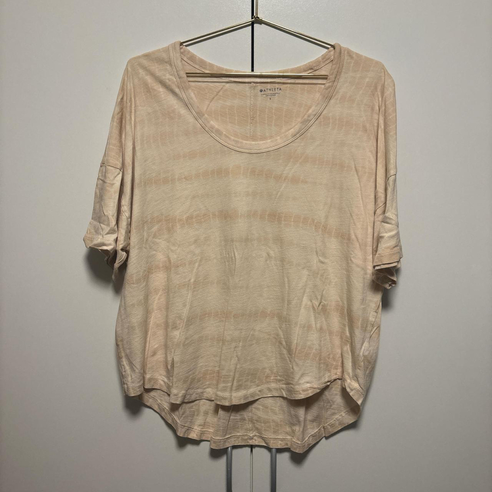 Athleta beige shirt